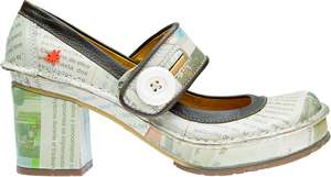 Cooles Styling am Fuß - Ungewöhnlichen Materialien und Designs machen so manche Schuhe von Art zum <br />absolut coolen Stylingstück. 